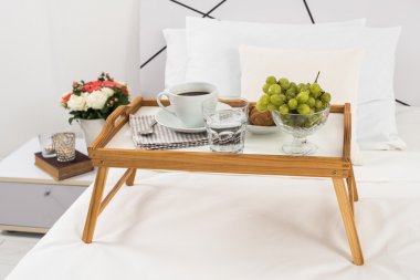 Yatakta kahvaltı.