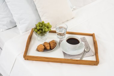 Yatakta kahvaltı.