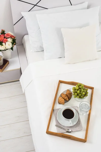 Desayuno en la cama —  Fotos de Stock
