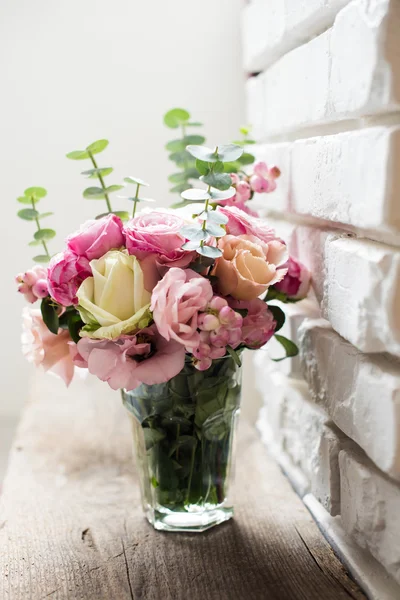 Bouquet of pink and white roses — Stock Photo, Image