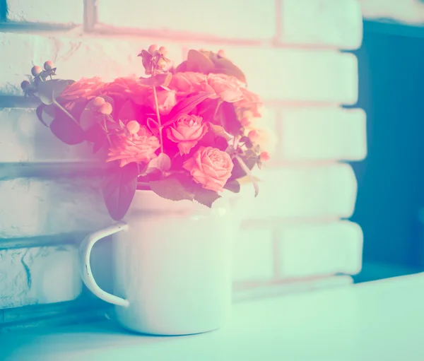 Bouquet of pink and beige roses — Stock Photo, Image