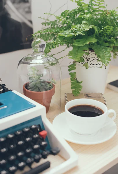 Espacio de trabajo hipster — Foto de Stock