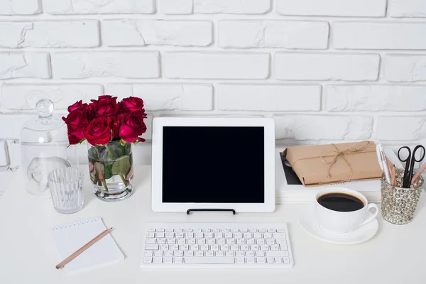 Genç iş kadını çalışma alanı