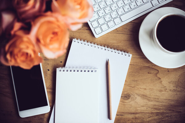 стол в стиле хипстера
