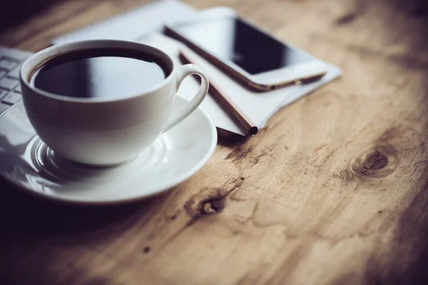 Bürotisch im Hipster-Stil — Stockfoto