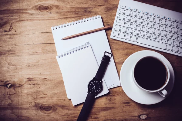 Bürotisch im Hipster-Stil — Stockfoto