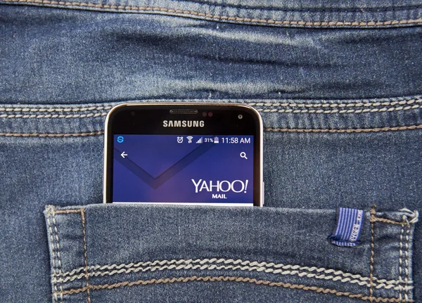 Yahoo mail mobil. — Stockfoto