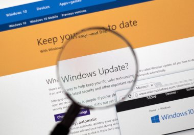 Microsoft Update Internet üzerinde.