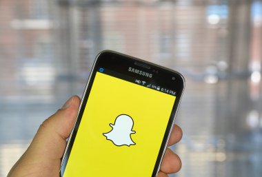Snapchat uygulama android smartphone cep telefonu ile