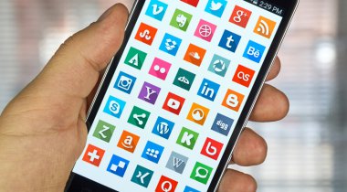 Bir ekranda Sosyal Medya simgeler.