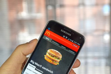McDonald's site bir cep telefonu.