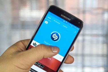 Shazam mobil uygulaması.