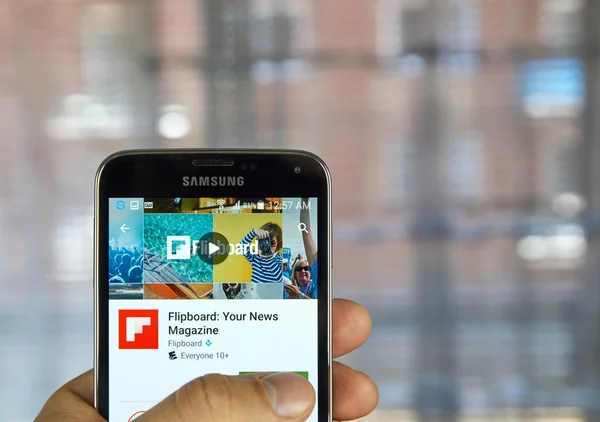 Flipboard application on a cell phone — Stock Photo, Image