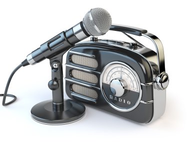 Retro Vintage radyo alıcısı ve üzerinde beyaz izole mikrofon.