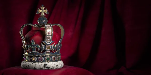 Coroa Ouro Real Com Jóias Travesseiro Fundo Vermelho Rosa Símbolos — Fotografia de Stock