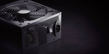 Bilgisayar AC güç ünitesi siyah arkaplanda. 3d illüstrasyon