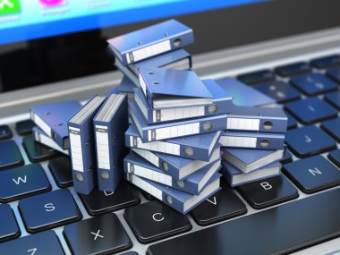 Veritabanı veya arşiv kavramı. Veri depolama. Laptop ve dosya kabin