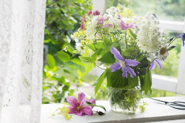 Bouquet Windowsill Countryside — Stock Photo, Image