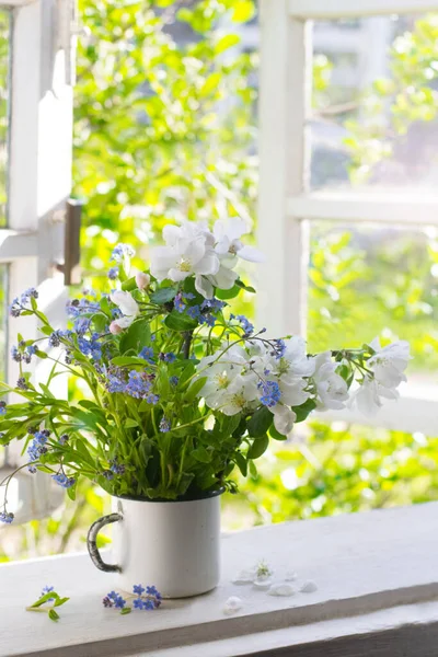 Bouquet Spring Flowers Windowsill — Stock Photo, Image