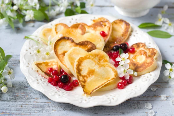 Hjärtformade pannkakor — Stockfoto