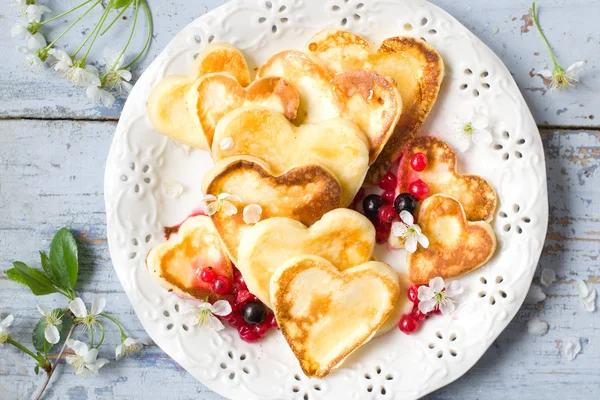 Hjärtformade pannkakor — Stockfoto