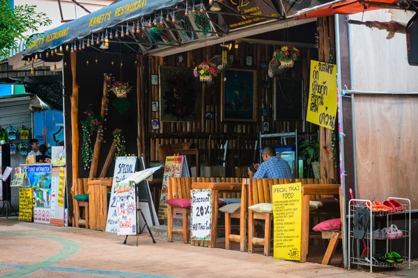 Typical asian bamboo restuarant in Krabi — Stockfoto