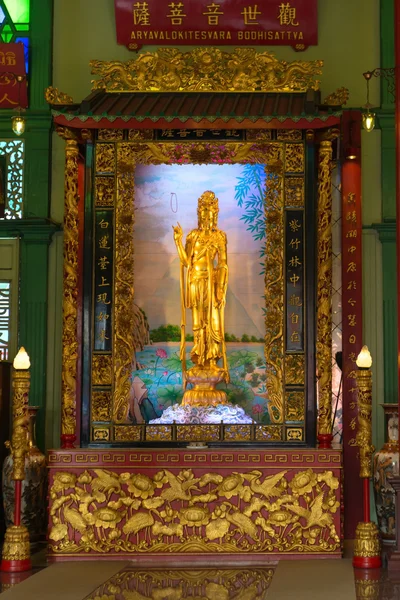 Estátua de Ouro da Deusa da Misericórdia — Fotografia de Stock