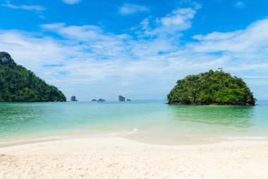 Tup Adası Krabi yakın mesafe uzun tekneler