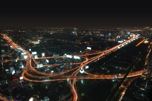 Bangkok'un trafik ve şehir ışıkları gece soyut atış — Stok fotoğraf