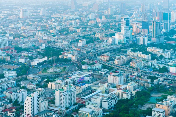 Sabahın erken saatlerinde Bangkok Cityscape manzarasına bakan — Stok fotoğraf