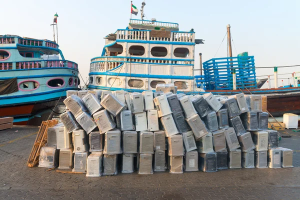 Cargo port in Dubai Creek, United Arab Emirates — Stock Photo, Image