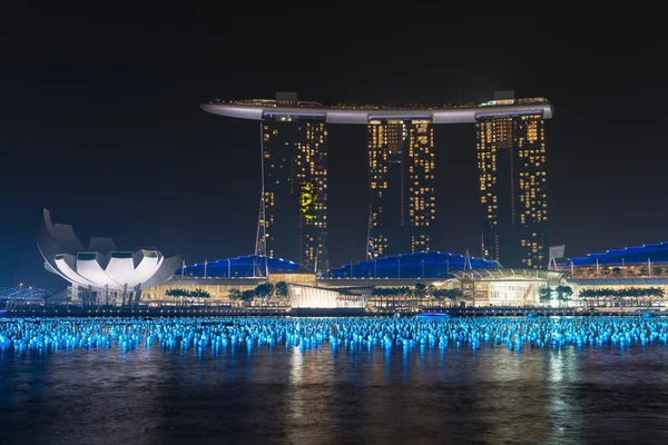 Marina Bay Sands hotel and Casino'da nignt karmaşık — Stok fotoğraf