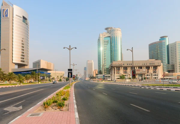 The beautiful, ultra-modern architecture of Dubai's many highris — Stock Photo, Image