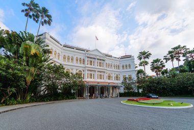 Singapor şehir merkezinde lüks Raffles Hotel Grand cephe