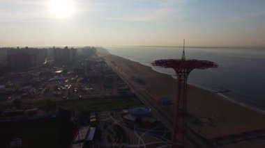 Coney Island beach boardwalk eğlence parkı hava 4k