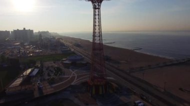 Coney Island beach boardwalk eğlence parkı hava 4k