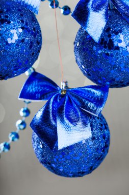 Noel top parlak zemin üzerine