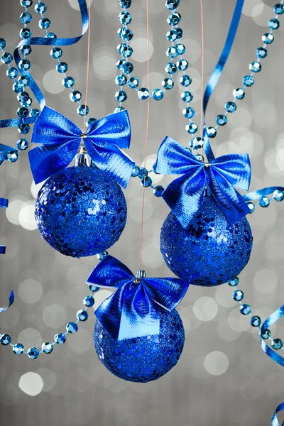 Noel top parlak zemin üzerine