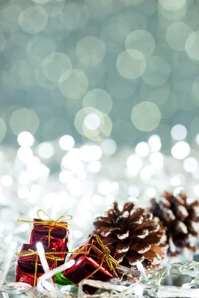 De doos van de gift van Kerstmis op sparkles achtergrond — Stockfoto