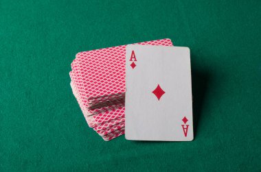 Yeşil keçeli kartlar