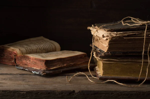 Ancien Livre Antique Sur Une Table Bois Images De Stock Libres De Droits