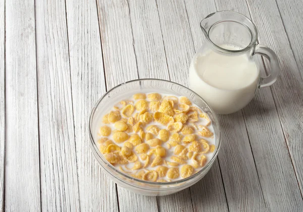 Cornflakes with milk — Stock Photo, Image