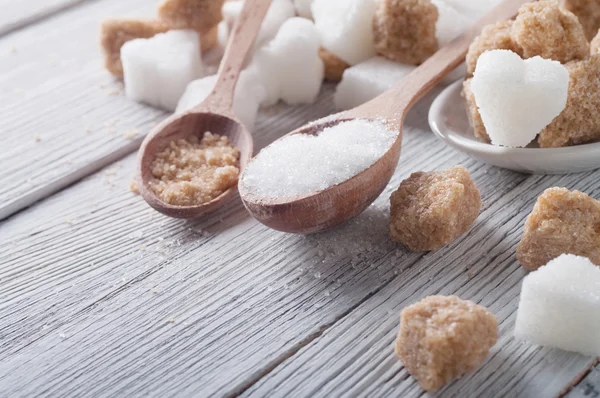 Azúcar blanco y moreno —  Fotos de Stock