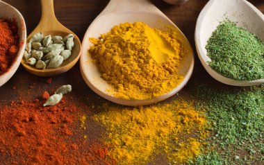 çeşitli baharatlar