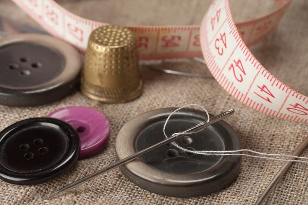 Thimble and needles — Stock Photo, Image