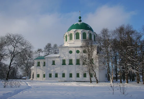 Russische kerk in de winter — Stockfoto