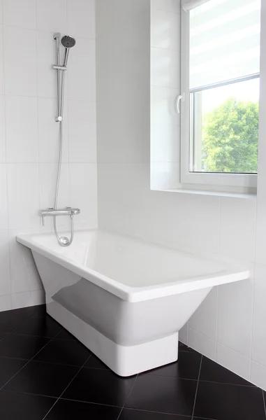 Inre av minimalistisk modernt badrum Royaltyfria Stockfoton