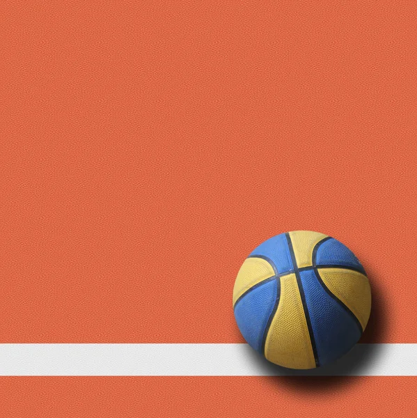 Basketballl on court — Stock Photo, Image