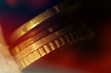 Bozuk para yığınları kapanıyor