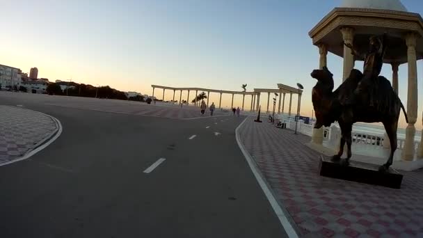 Sur Boyunca Bisiklet Sürüyorum Aktau Şehri Mangistau Bölgesi Kazakistan Eylül — Stok video